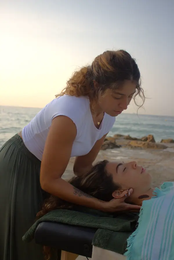 Masaje craneofacial y cuello